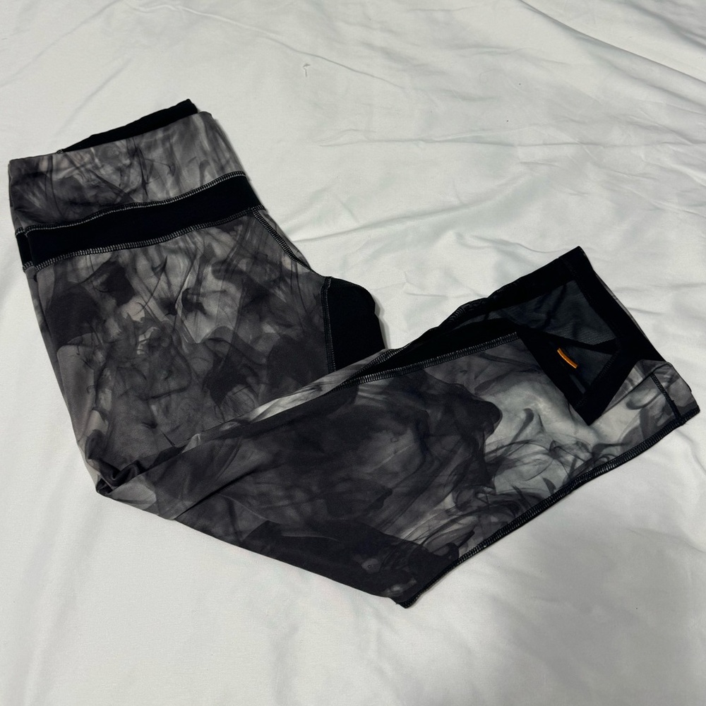Lucy | Women’s | Capri | Workout Pants | Size: L
